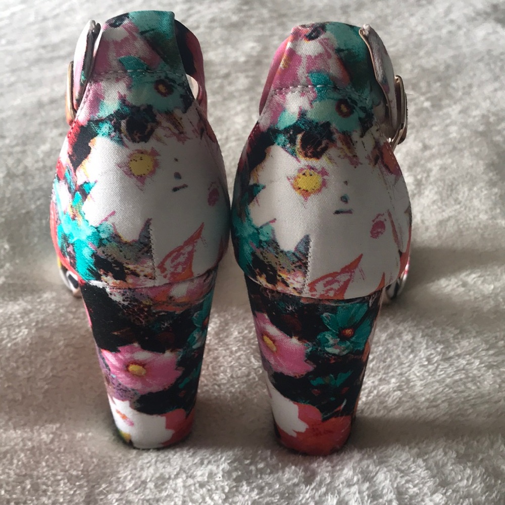 JustFab I Persefinee Heeled Sandal - Picture 6 of 6